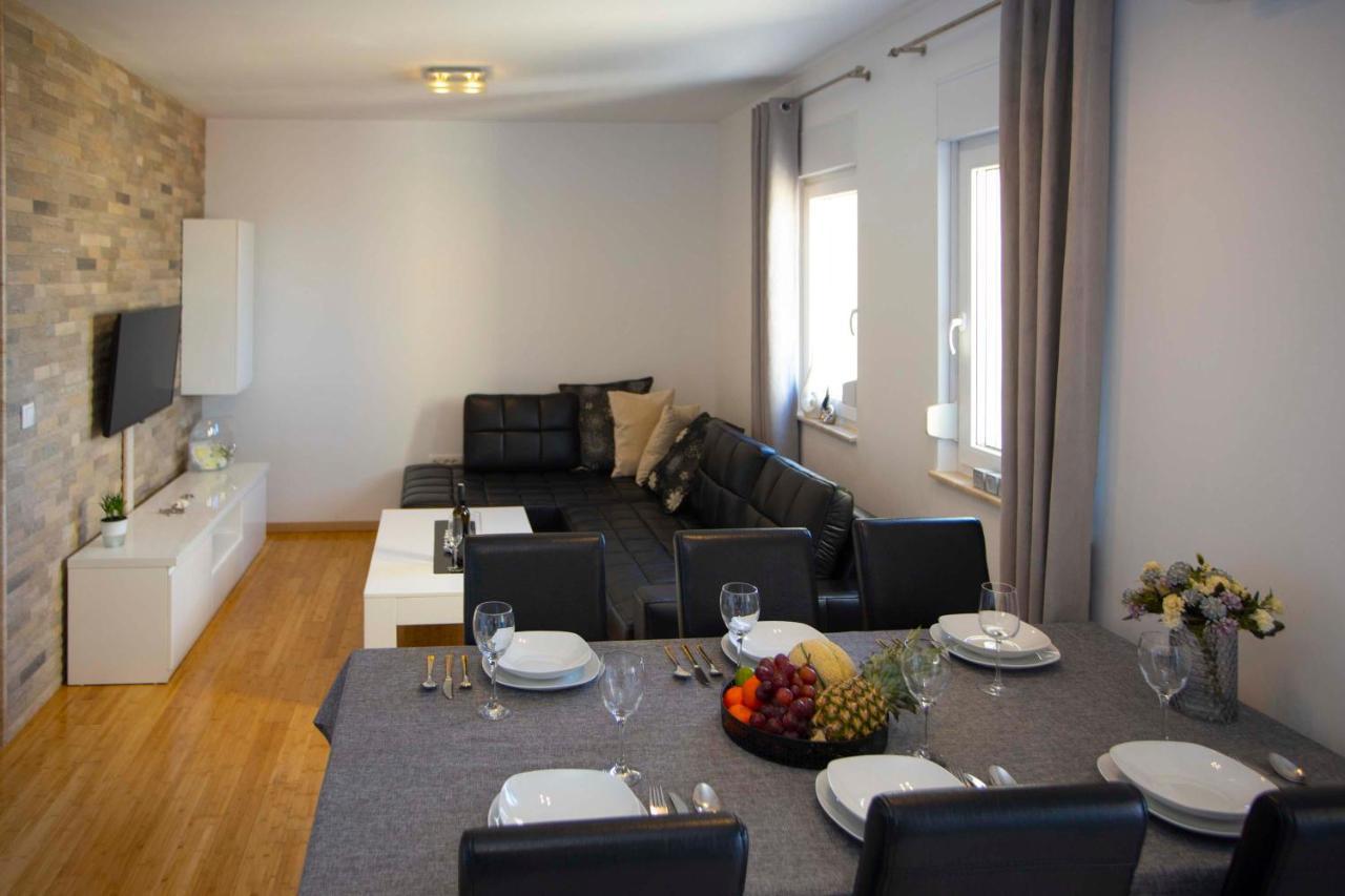 Apartment Lauc Макарска Экстерьер фото